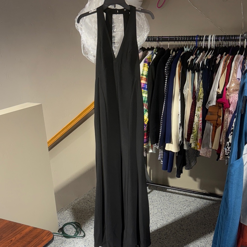 krisa Elegant Black Evening Gown